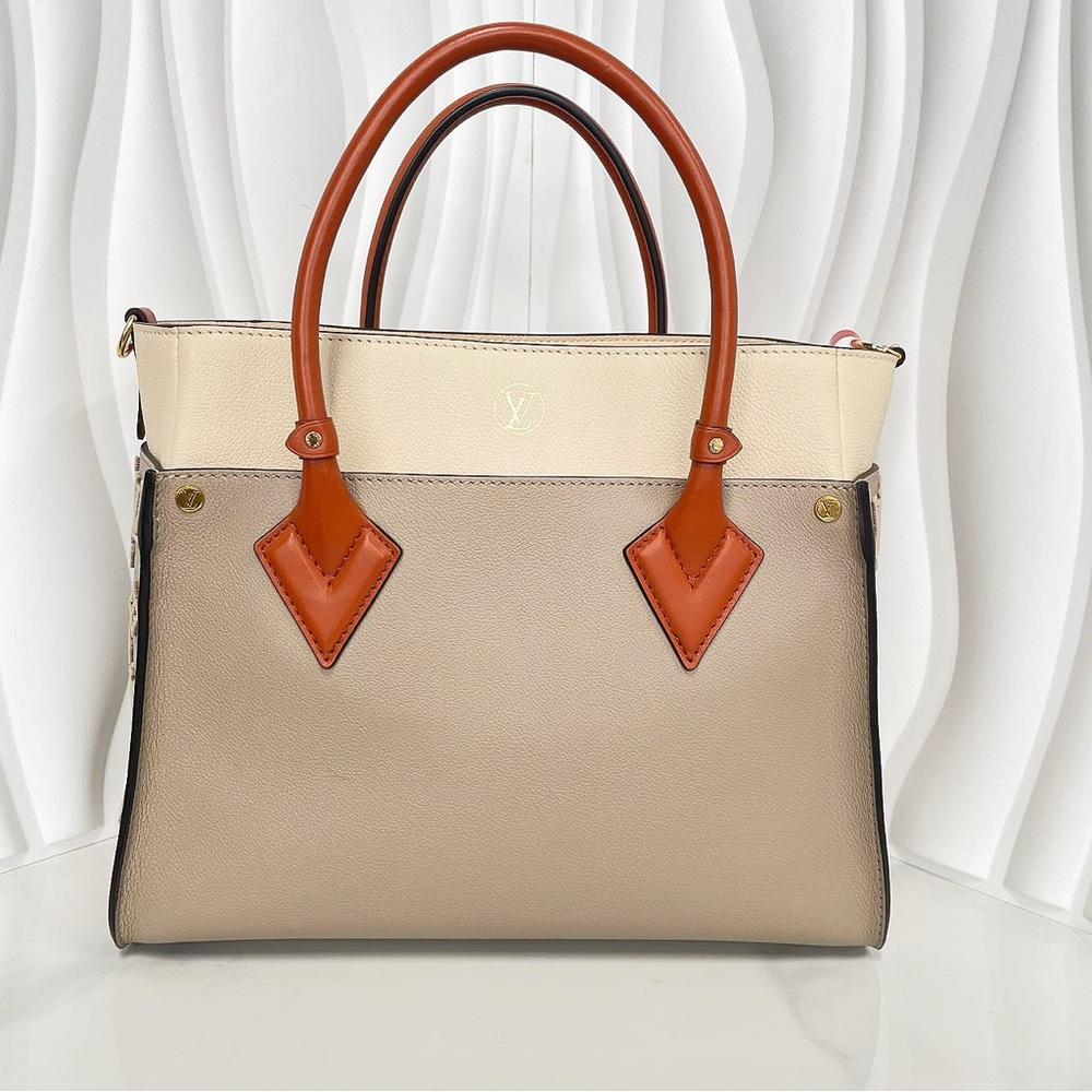 Louis Vuitton Onthego MM Tri-Color Leather Tote Bag - Picture 2 of 12